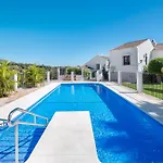 Oasis De Capistrano, Calle Palmas 24 B *