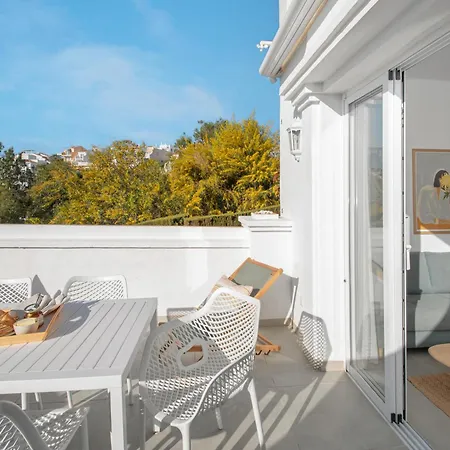 Oasis De Capistrano, Calle Palmas 24 B * Nerja