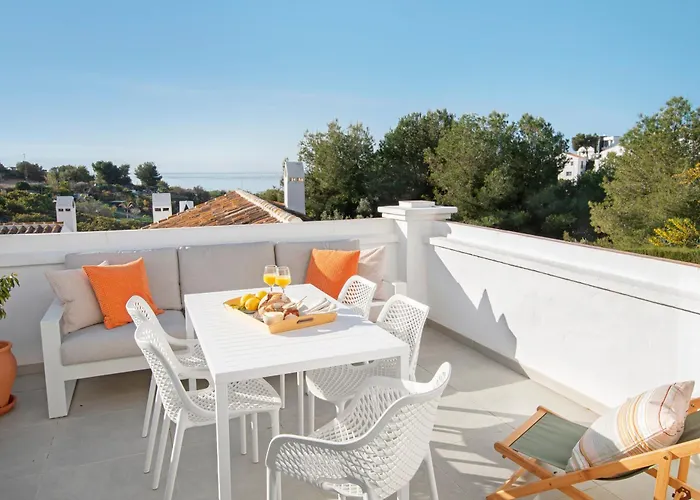 Oasis De Capistrano, Calle Palmas 24 B Nerja