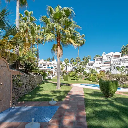 Oasis De Capistrano, Calle Palmas 24 B *