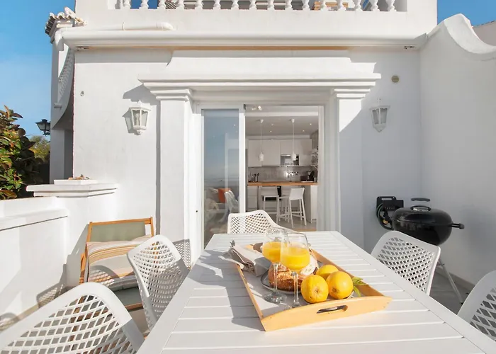 Oasis De Capistrano, Calle Palmas 24 B * 네르하